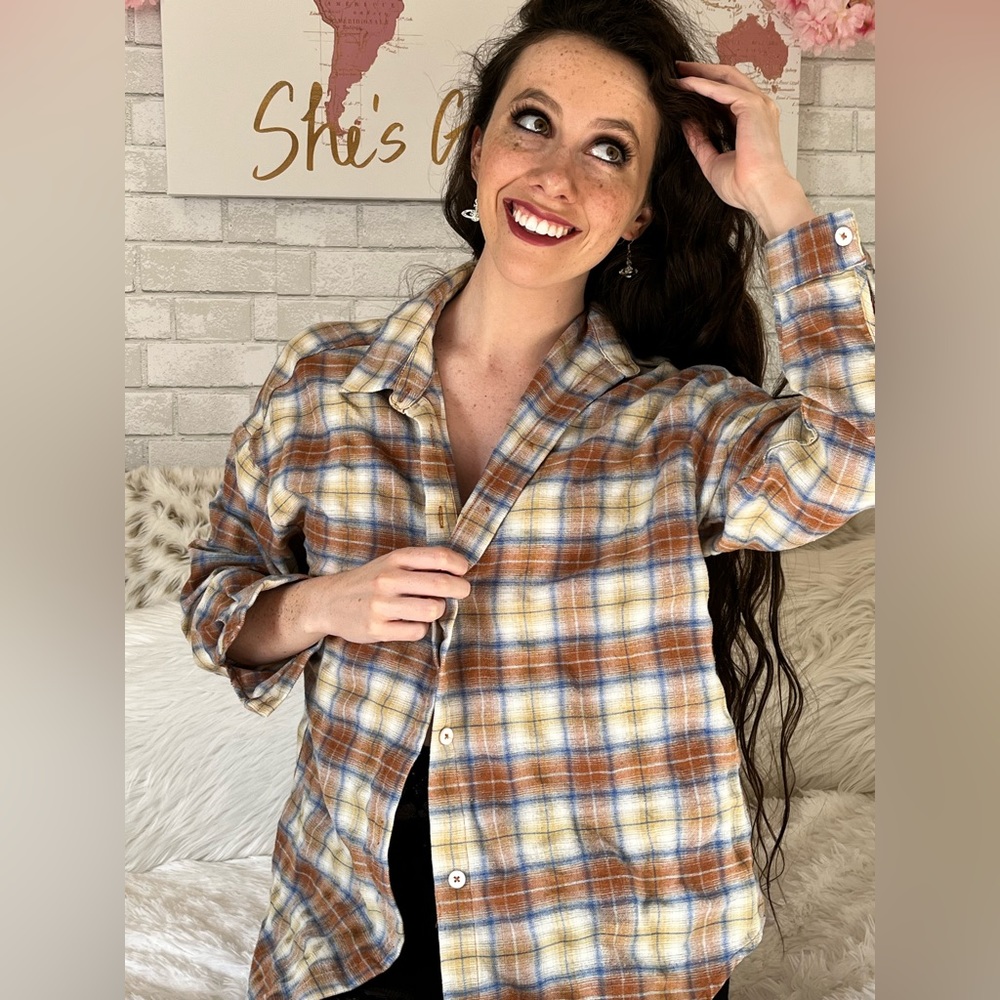 Longsleeved Multicolored Flannel